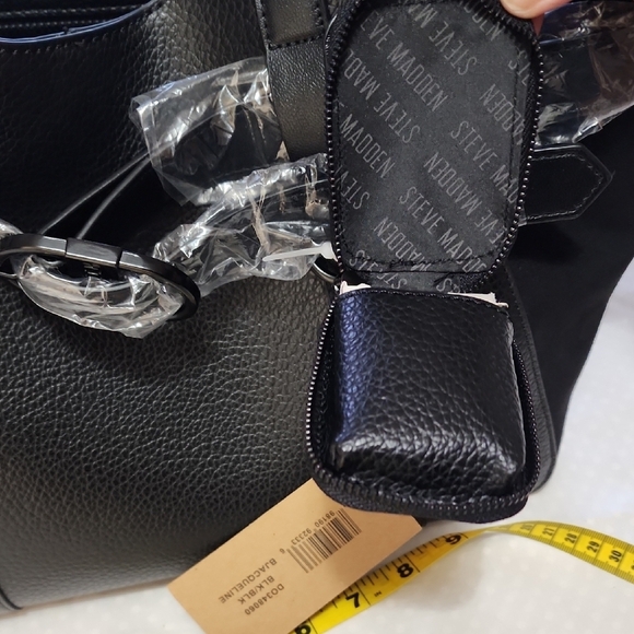 Steve Madden Black Tote Bag with Structured Design and Adjustable Strap - Picture 10 of 14